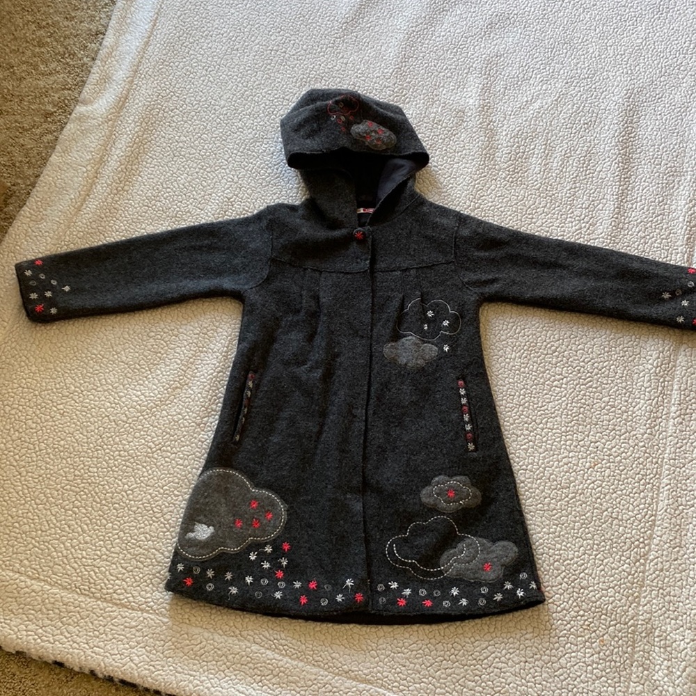 “Flowers and Clouds” Children’s Coat size 6 DPAM International